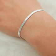PULSEIRA DE PRATA LAMINADA LISA HUMANIZADA